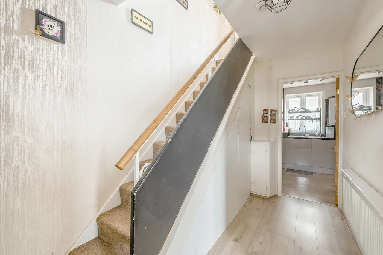 Northolt, UB5, photo 18