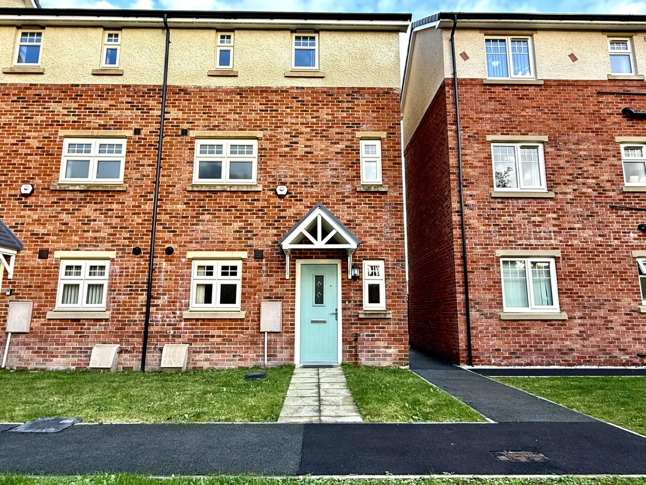 3 bed house to rent — Whitehall Drive, Broughton, Whitehall Drive, Broughton, Preston, Lancashire, PR3 5EB