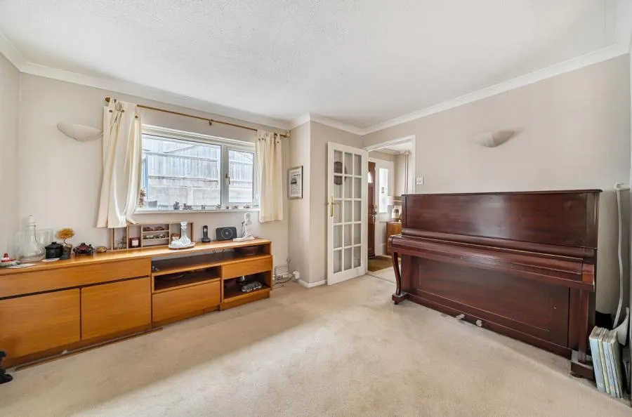 Chapel Hill, Tilehurst, RG31, photo 24