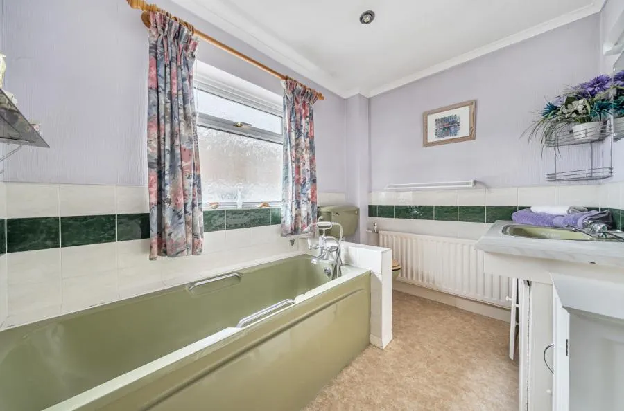 Chapel Hill, Tilehurst, RG31, photo 9