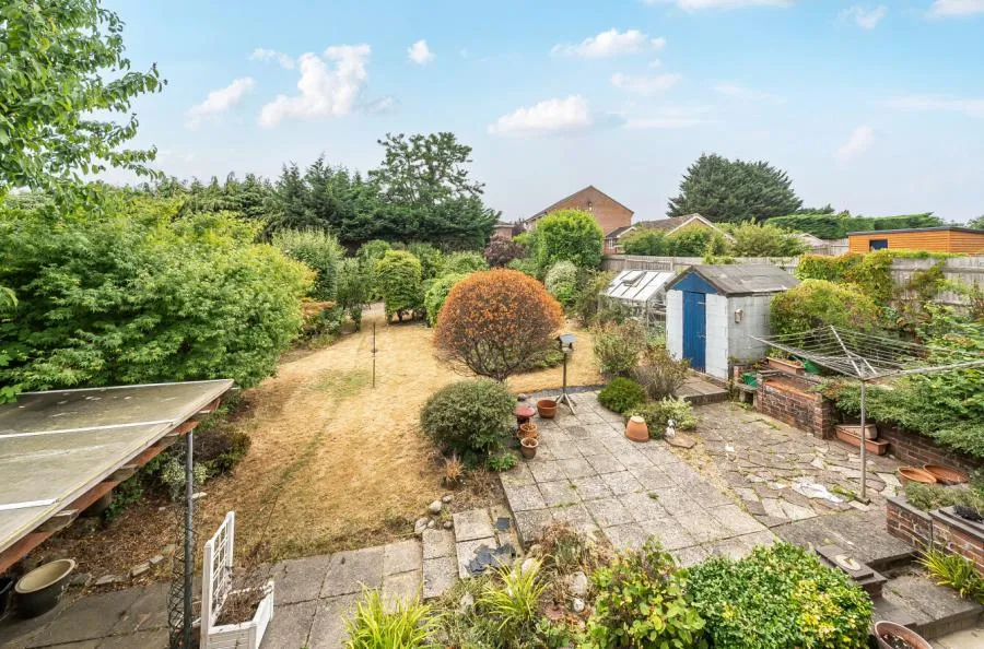 Chapel Hill, Tilehurst, RG31, photo 17