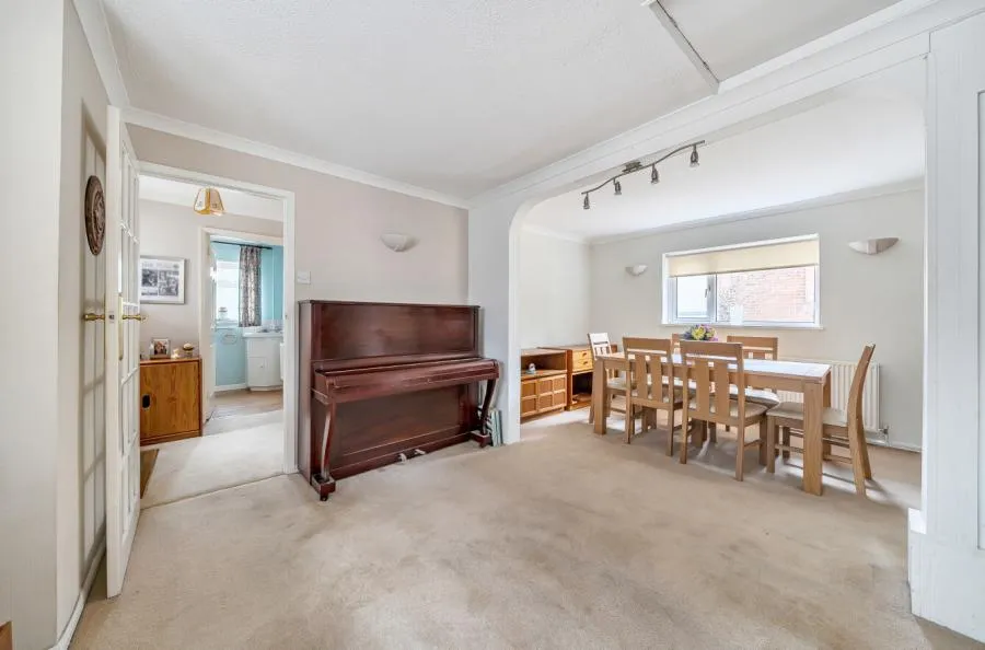 Chapel Hill, Tilehurst, RG31, photo 4