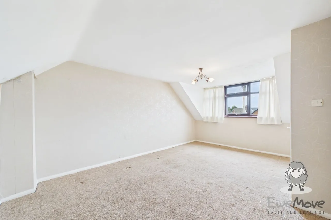 Laburnum Avenue, St. Helens, WA11, photo 7