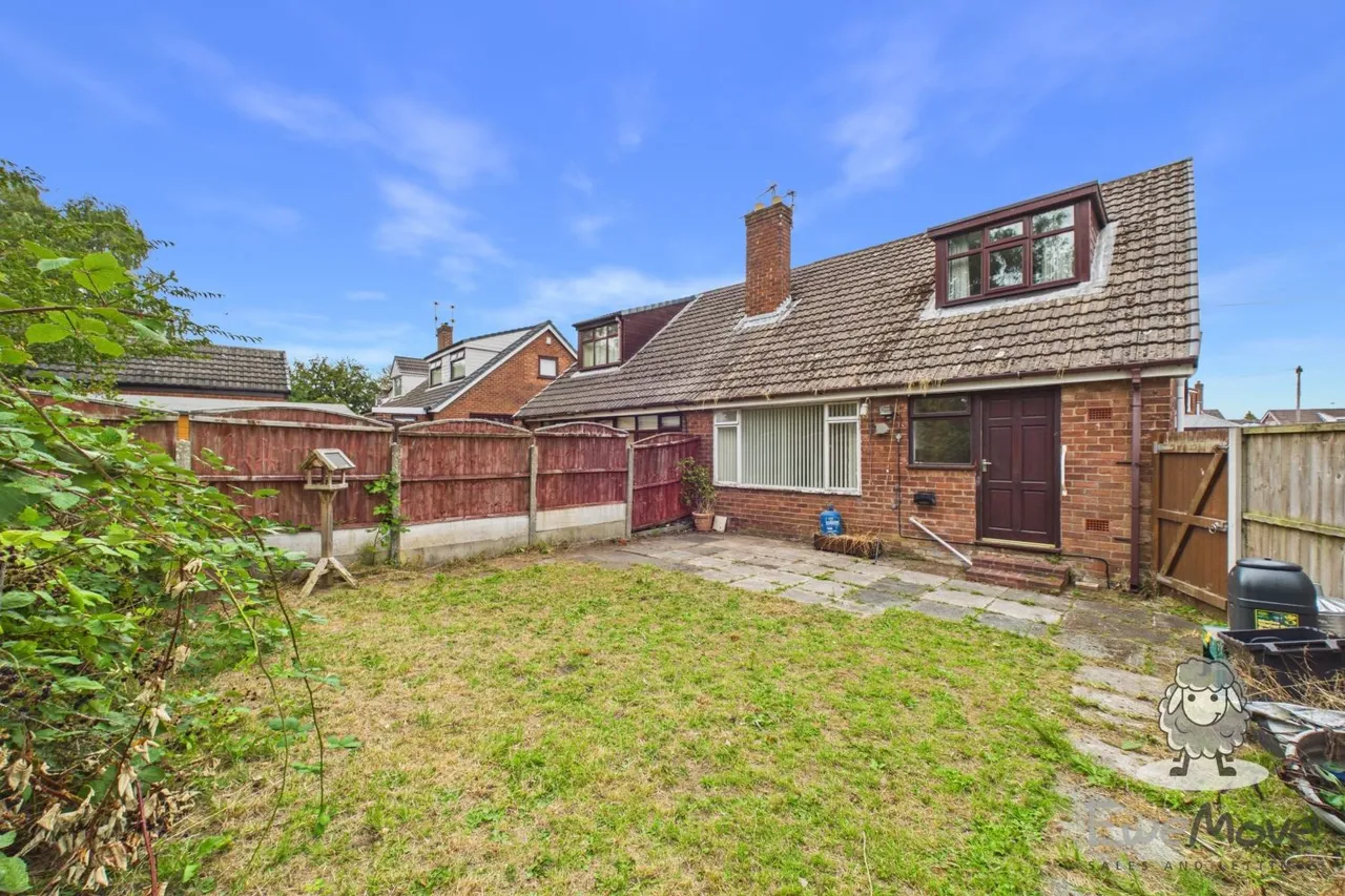 Laburnum Avenue, St. Helens, WA11, photo 11