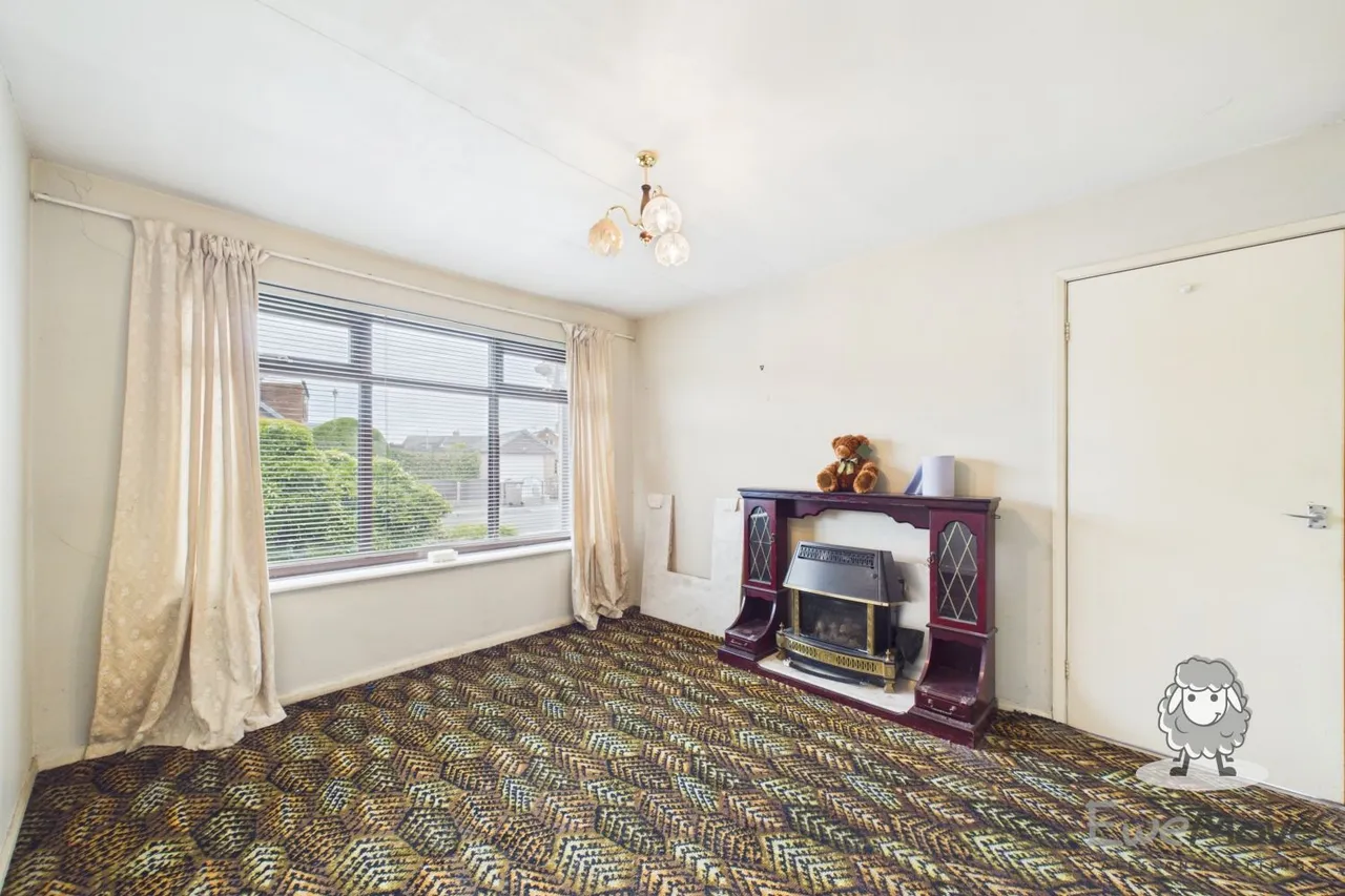 Laburnum Avenue, St. Helens, WA11, photo 3