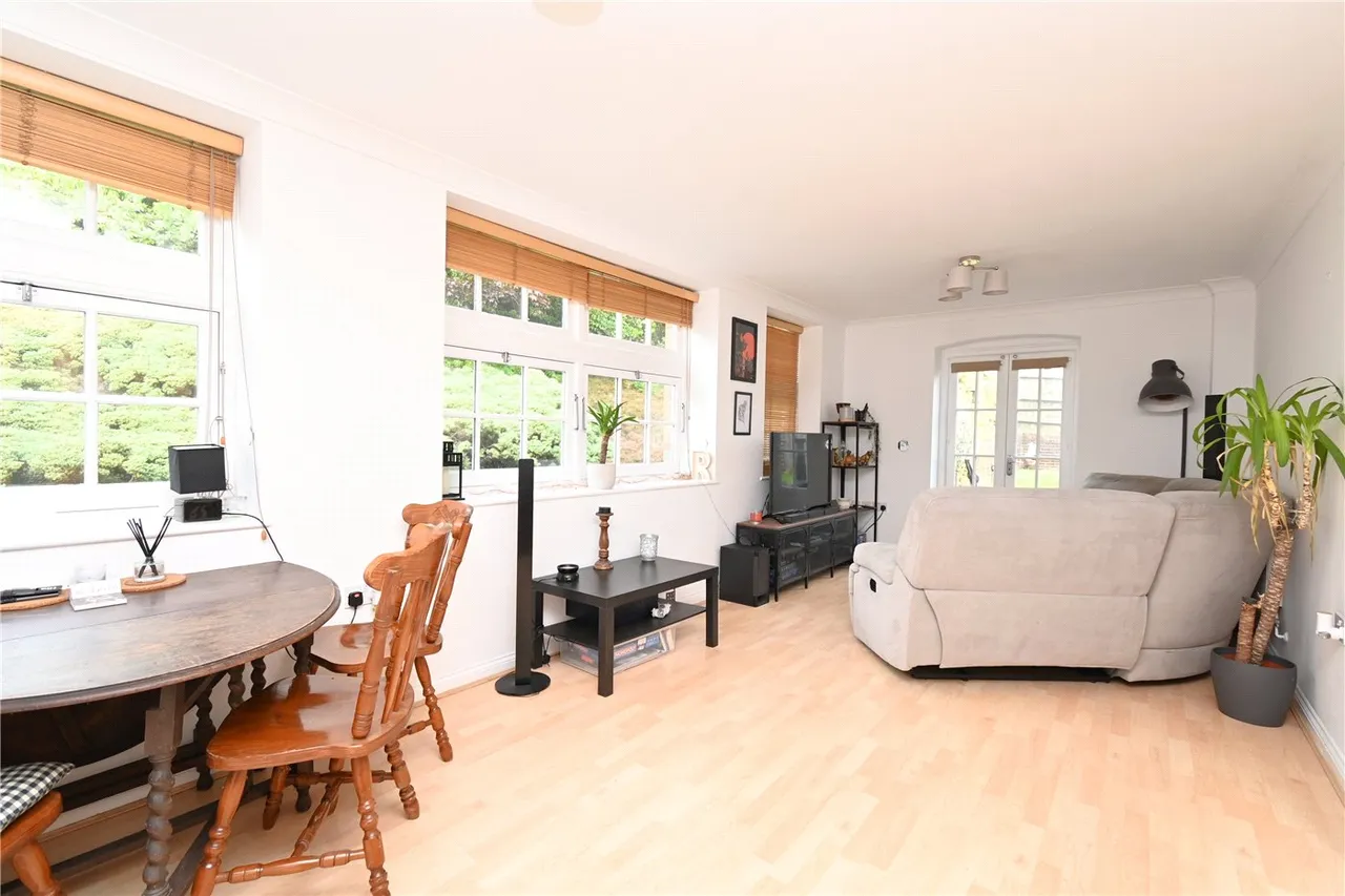Millennium Court, Basingstoke, Hampshire, RG21, photo 7