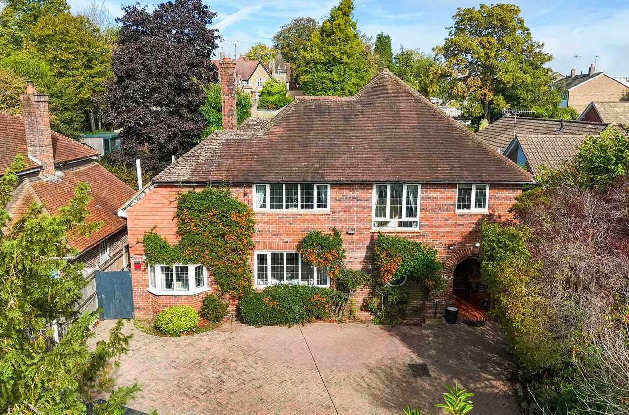 5 bed house for sale, Manor Road, Aldershot, GU11