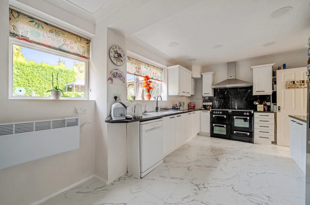 Manor Road, Aldershot, GU11, photo 8