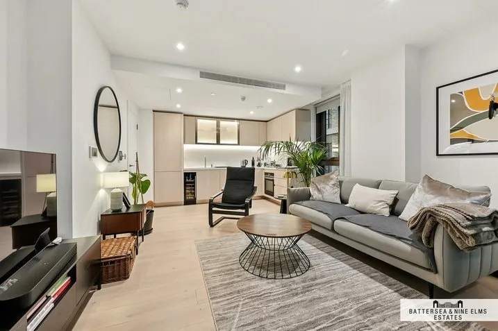 2 bed flat for sale, Prince of Wales Drive, SW11