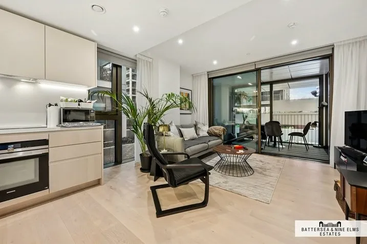 Prince of Wales Drive, SW11, photo 3