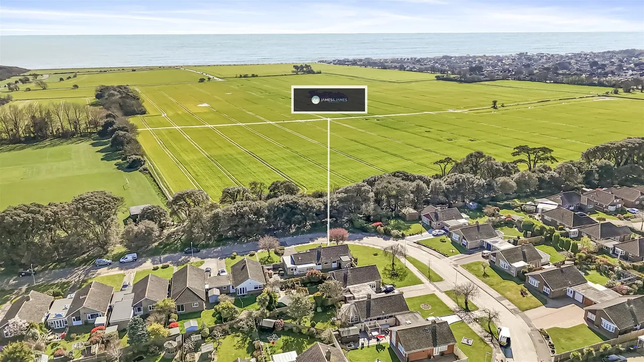 Fernhurst Drive, Goring-By-Sea, Worthing, photo 17