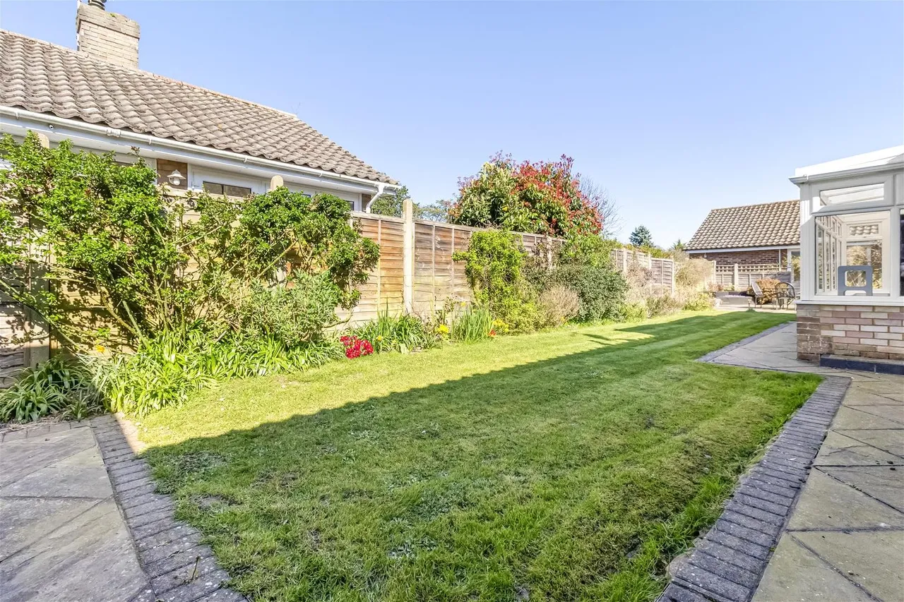 Fernhurst Drive, Goring-By-Sea, Worthing, photo 16