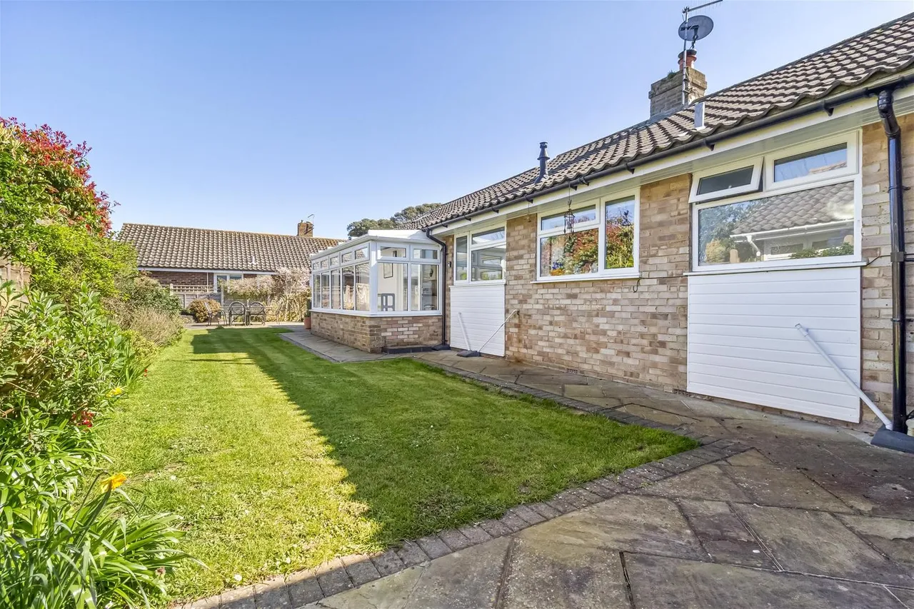 Fernhurst Drive, Goring-By-Sea, Worthing, photo 29