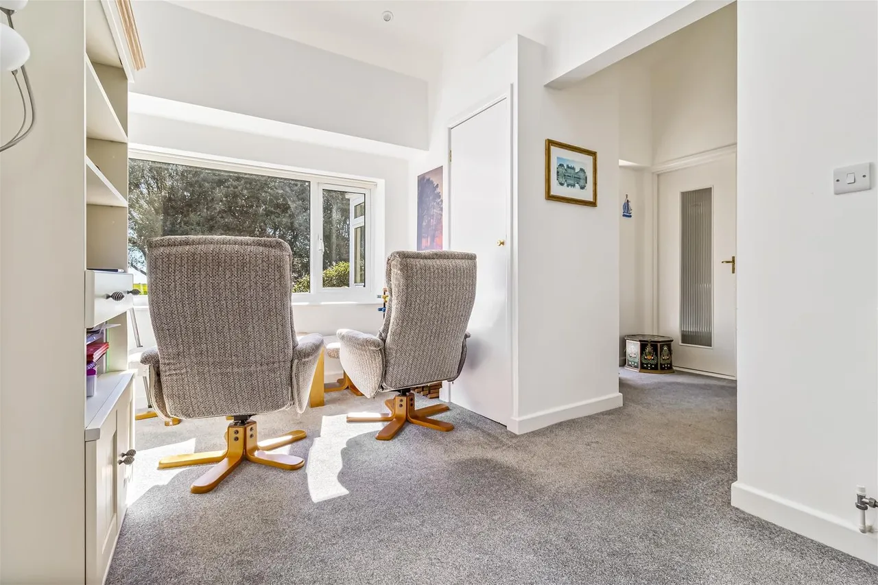 Fernhurst Drive, Goring-By-Sea, Worthing, photo 22