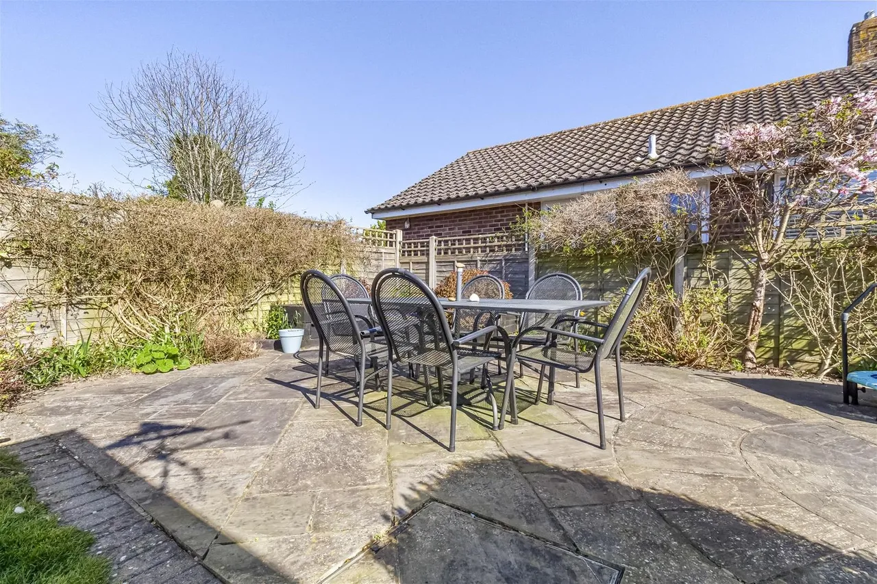 Fernhurst Drive, Goring-By-Sea, Worthing, photo 15