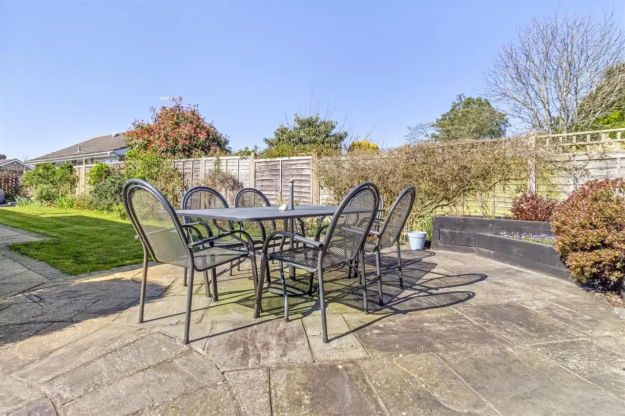 Fernhurst Drive, Goring-By-Sea, Worthing, photo 27