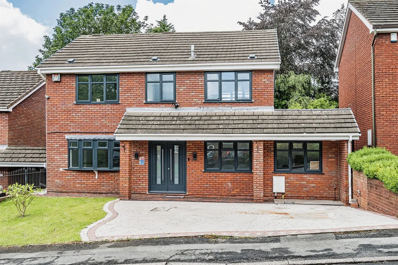 4 bed house for sale — Hillman Drive, Dudley