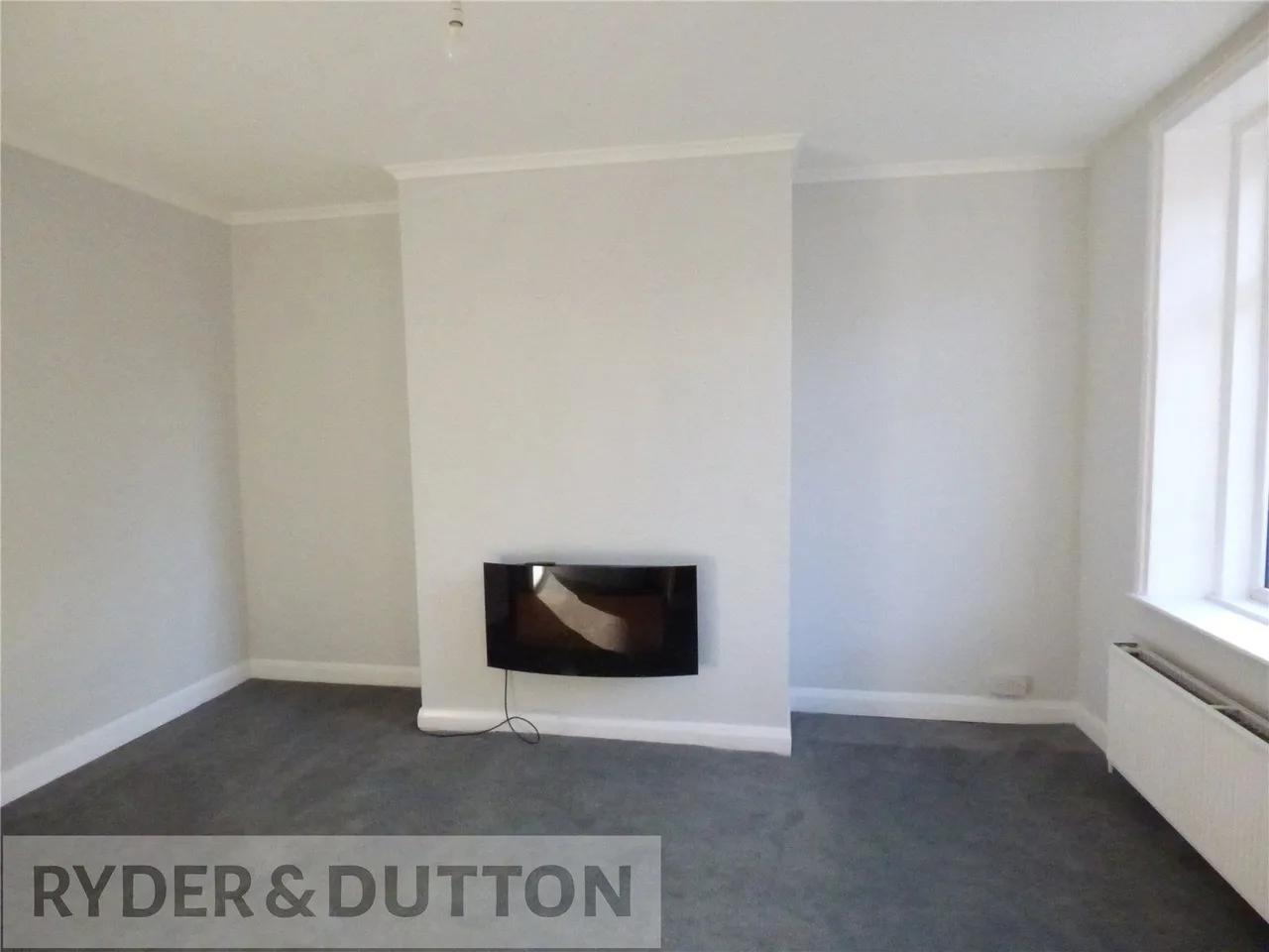 Huddersfield Road, Newhey, OL16, photo 6