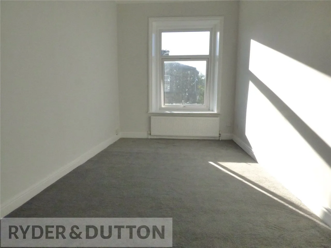 Huddersfield Road, Newhey, OL16, photo 9
