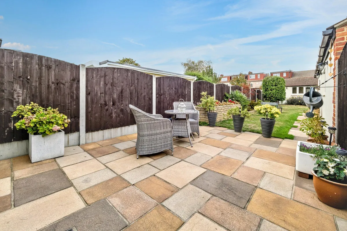 Hornchurch, RM11, photo 2
