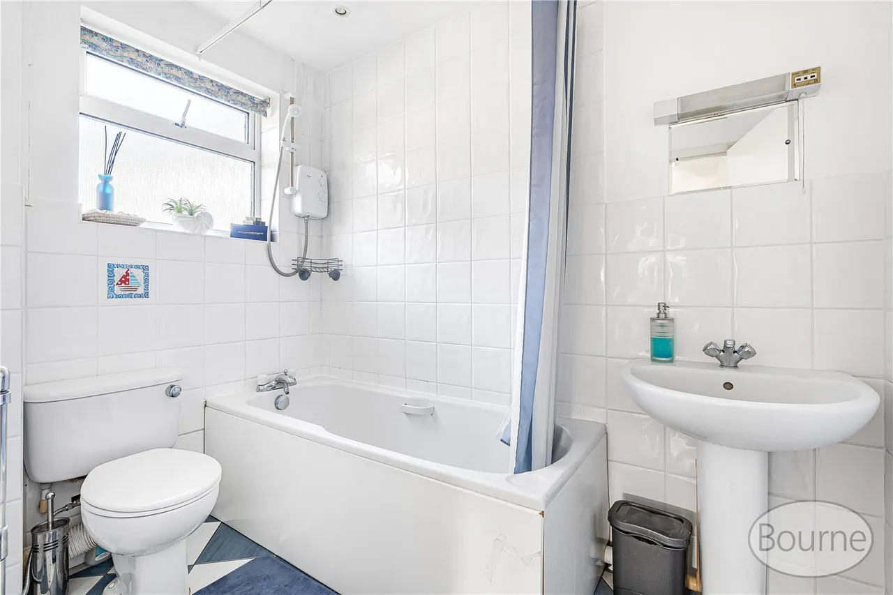 Swallow Rise, Knaphill, GU21, photo 15