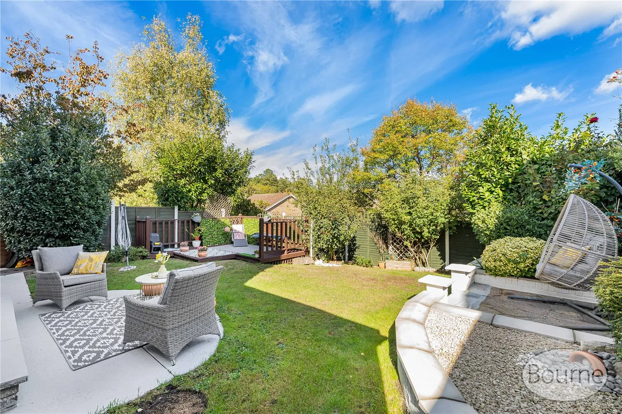 Swallow Rise, Knaphill, GU21, photo 18
