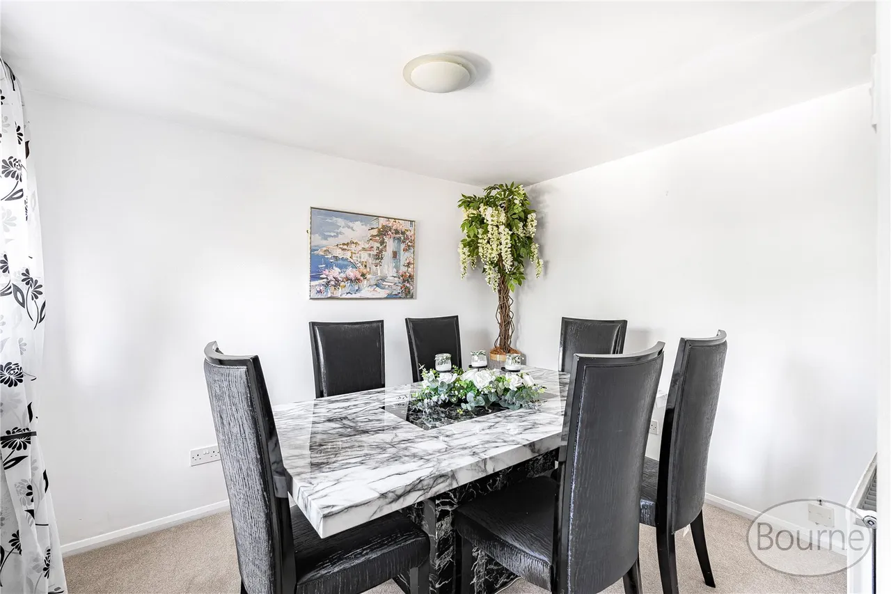 Swallow Rise, Knaphill, GU21, photo 9