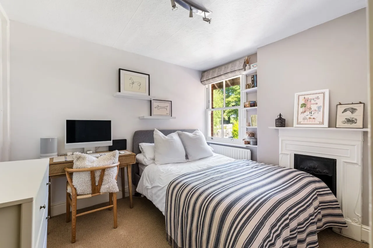 Handcross Road, Staplefield, RH17, photo 9