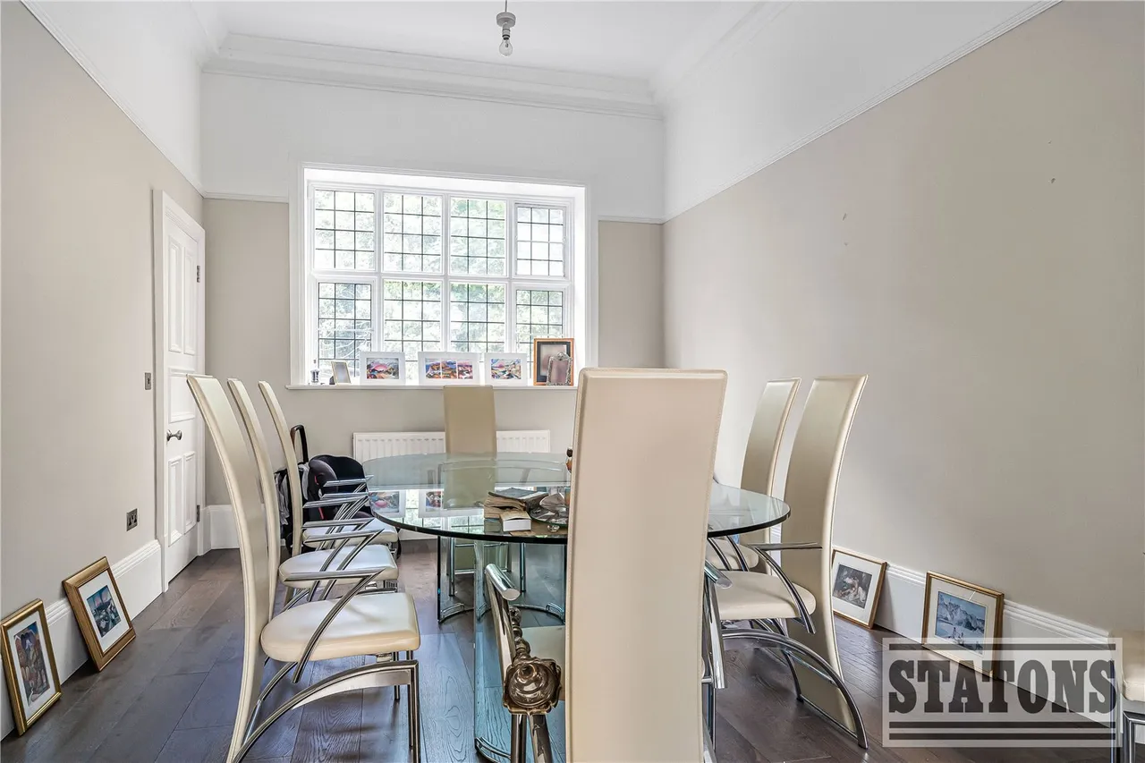 Totteridge Lane, Totteridge, London, N20 8NS, photo 18