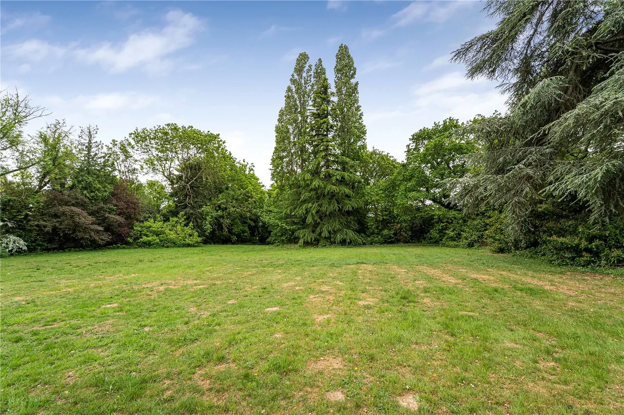Totteridge Lane, Totteridge, London, N20 8NS, photo 22