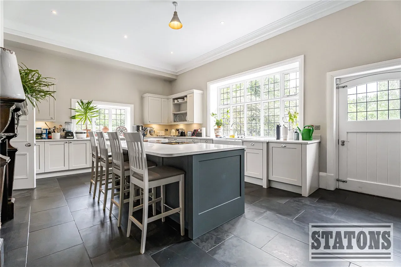 Totteridge Lane, Totteridge, London, N20 8NS, photo 9