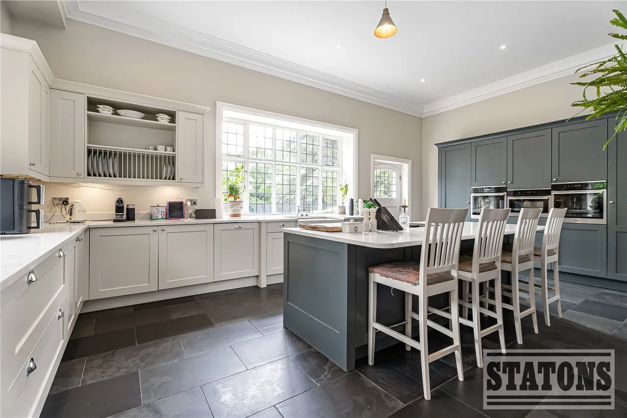 Totteridge Lane, Totteridge, London, N20 8NS, photo 8