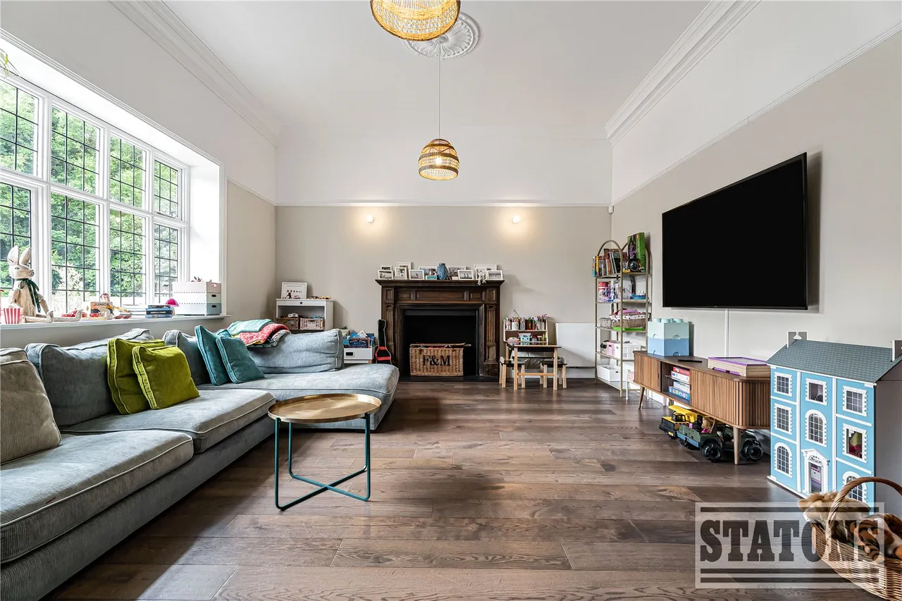 Totteridge Lane, Totteridge, London, N20 8NS, photo 5