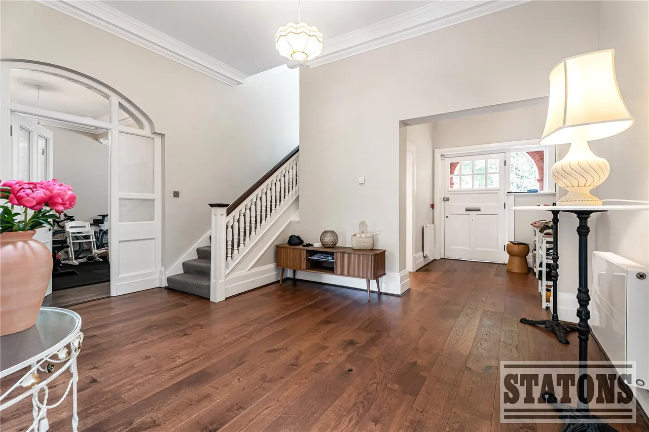 Totteridge Lane, Totteridge, London, N20 8NS, photo 3