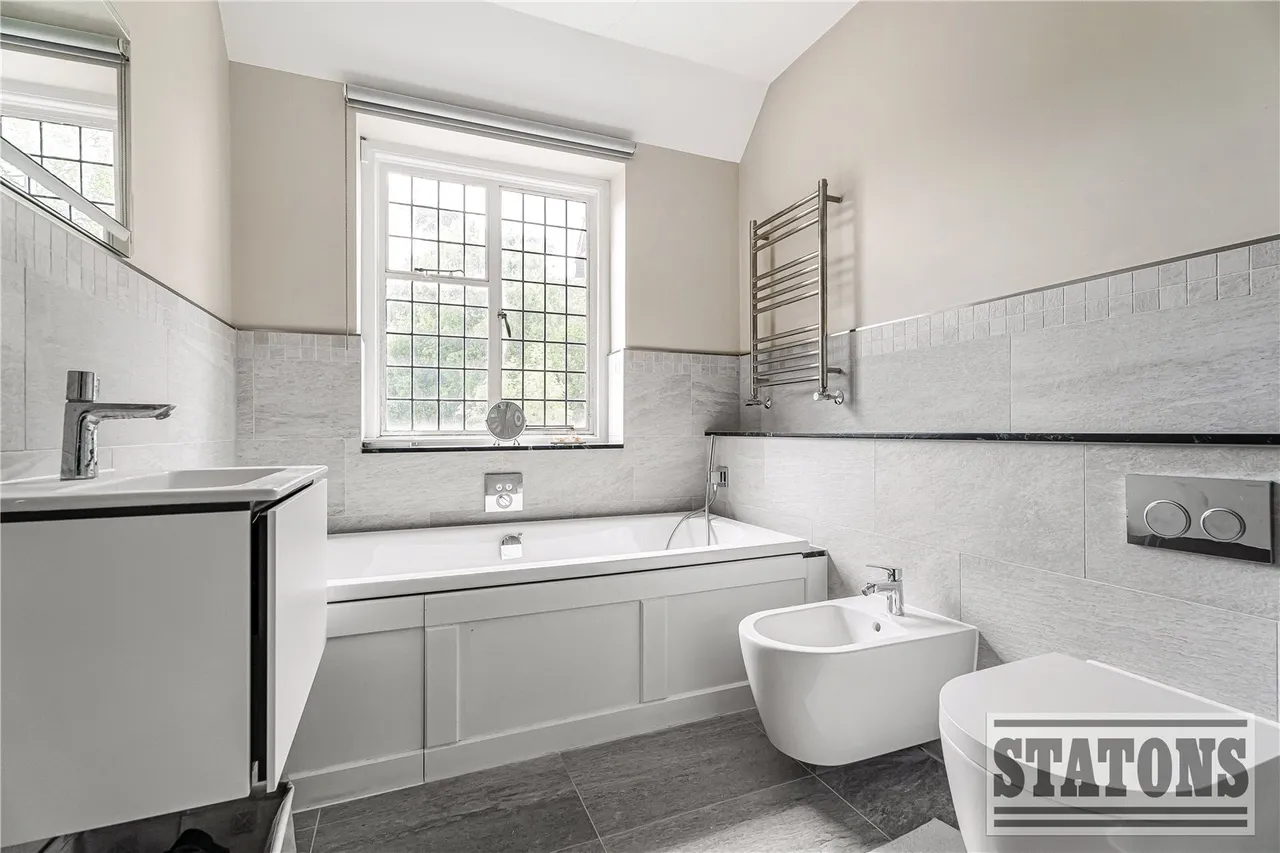 Totteridge Lane, Totteridge, London, N20 8NS, photo 21