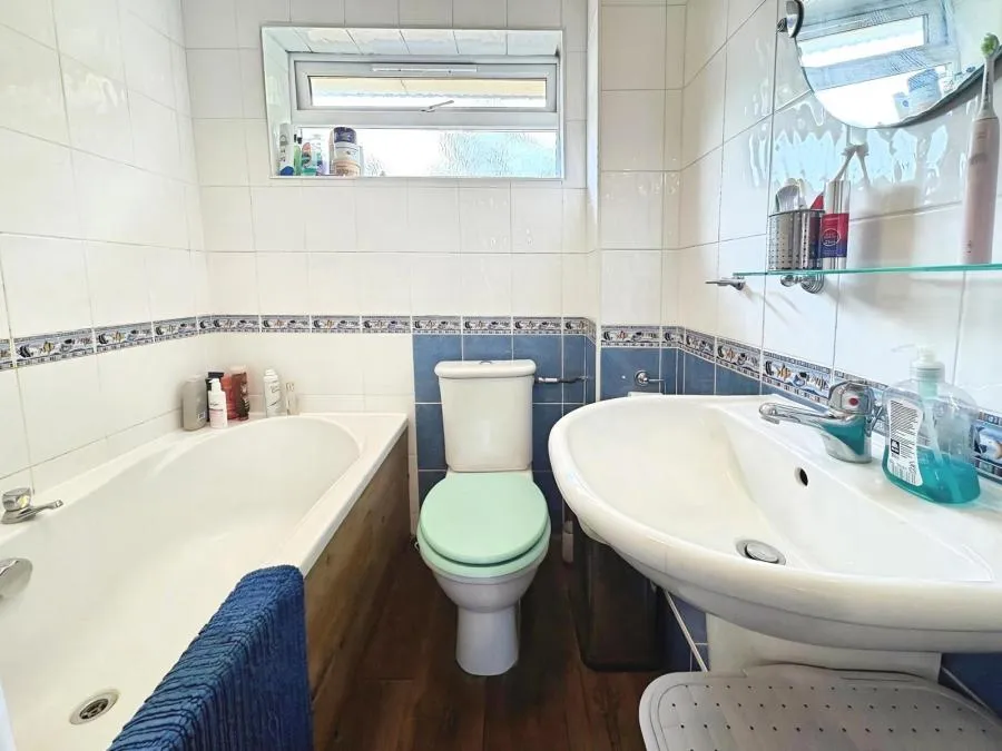 Melrose Walk, Aylesbury, HP21, photo 12