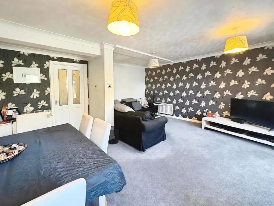 Melrose Walk, Aylesbury, HP21, photo 2