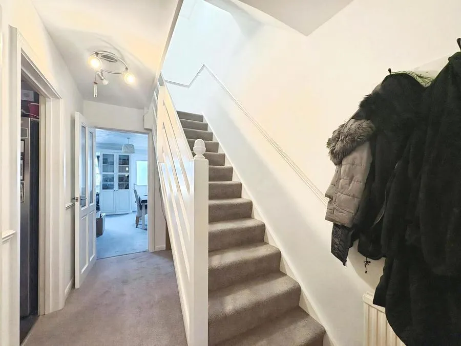 Melrose Walk, Aylesbury, HP21, photo 16