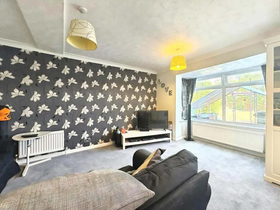 Melrose Walk, Aylesbury, HP21, photo 3