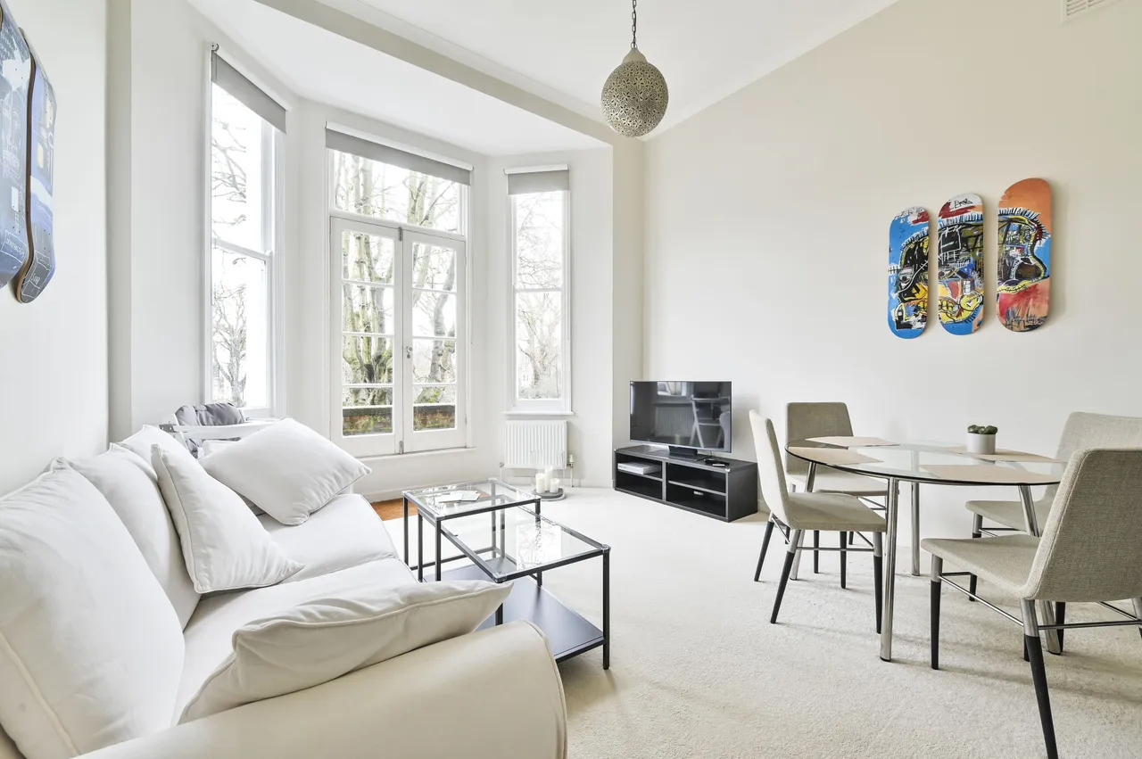 1 bed flat to rent — Flat 6, 75 Philbeach Gardens, London