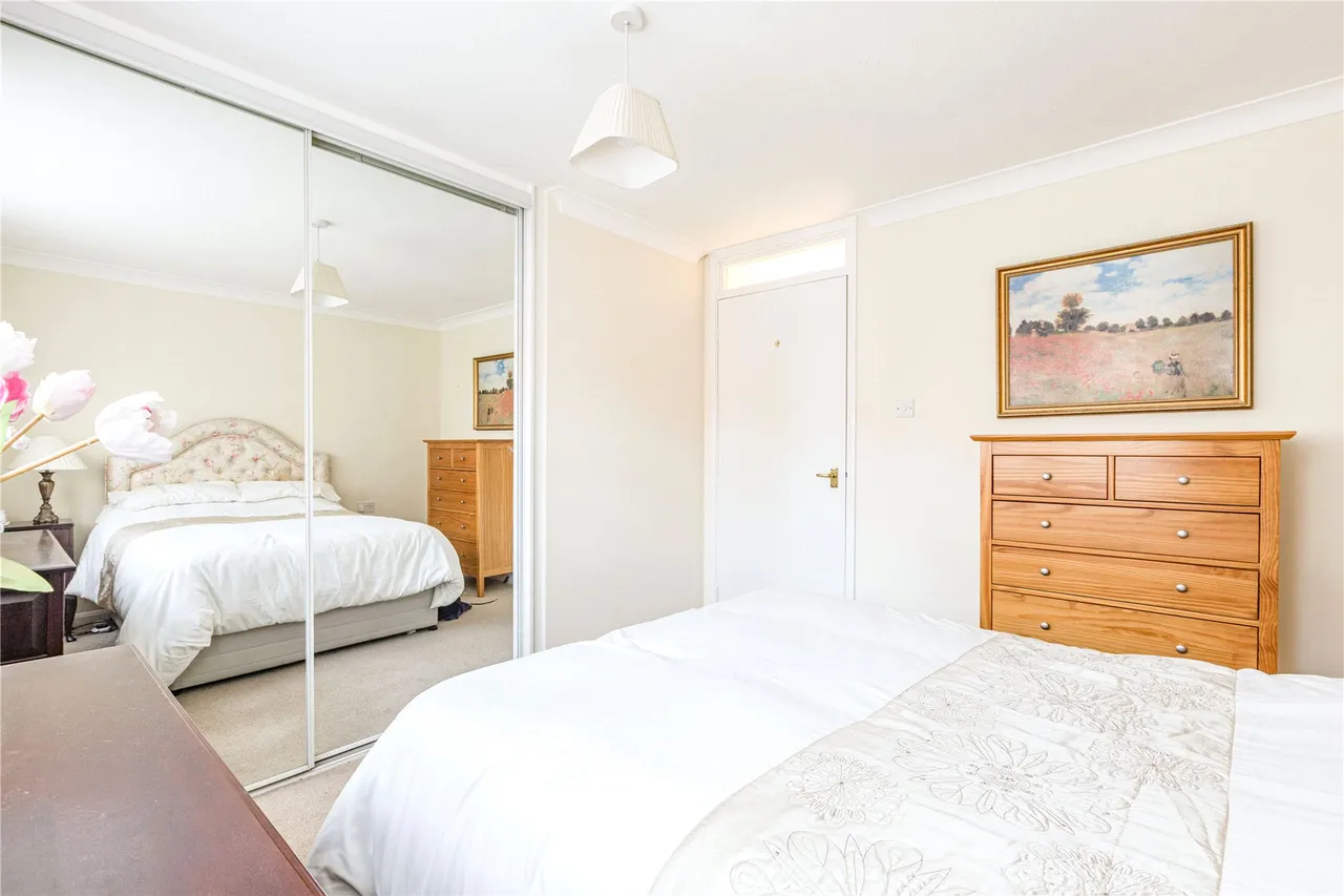 Pitson Close, Addlestone, KT15, photo 4