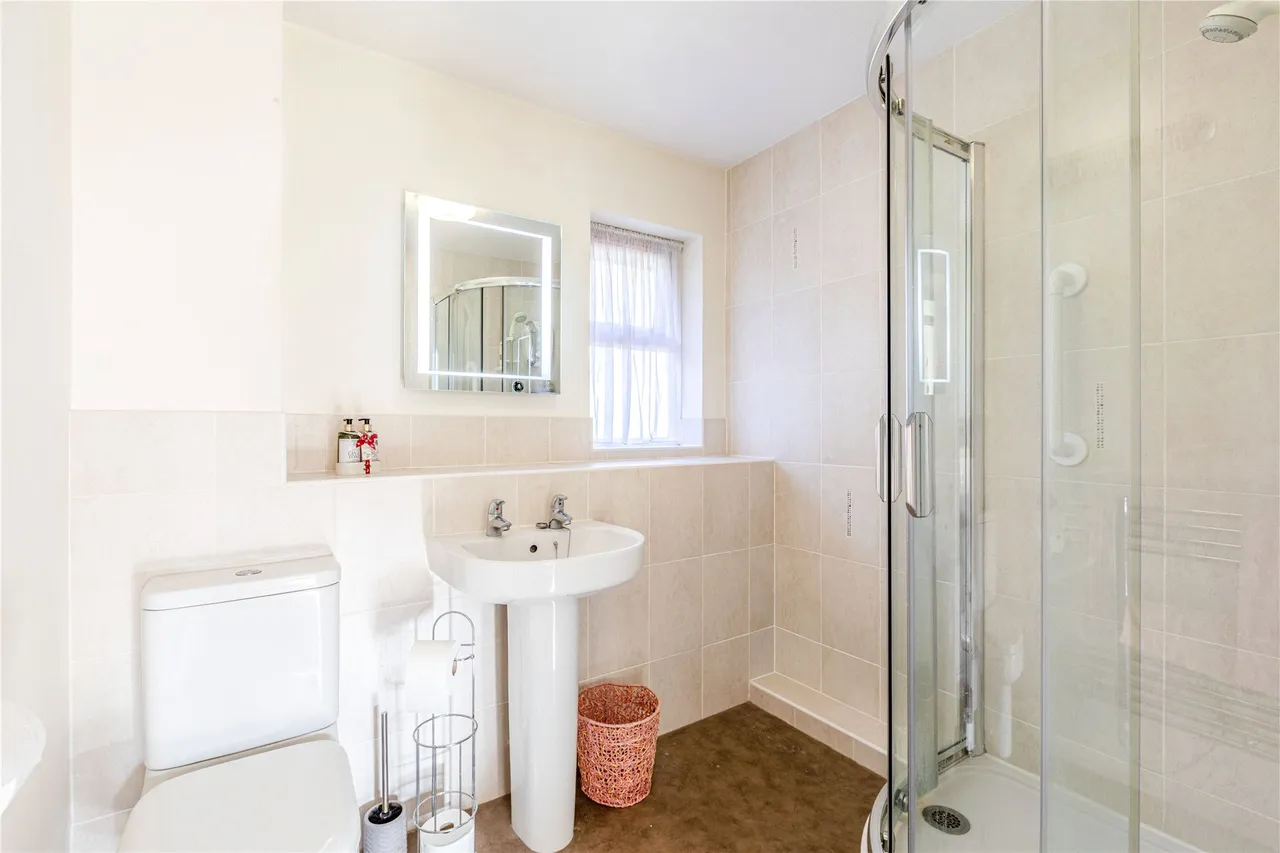 Pitson Close, Addlestone, KT15, photo 12