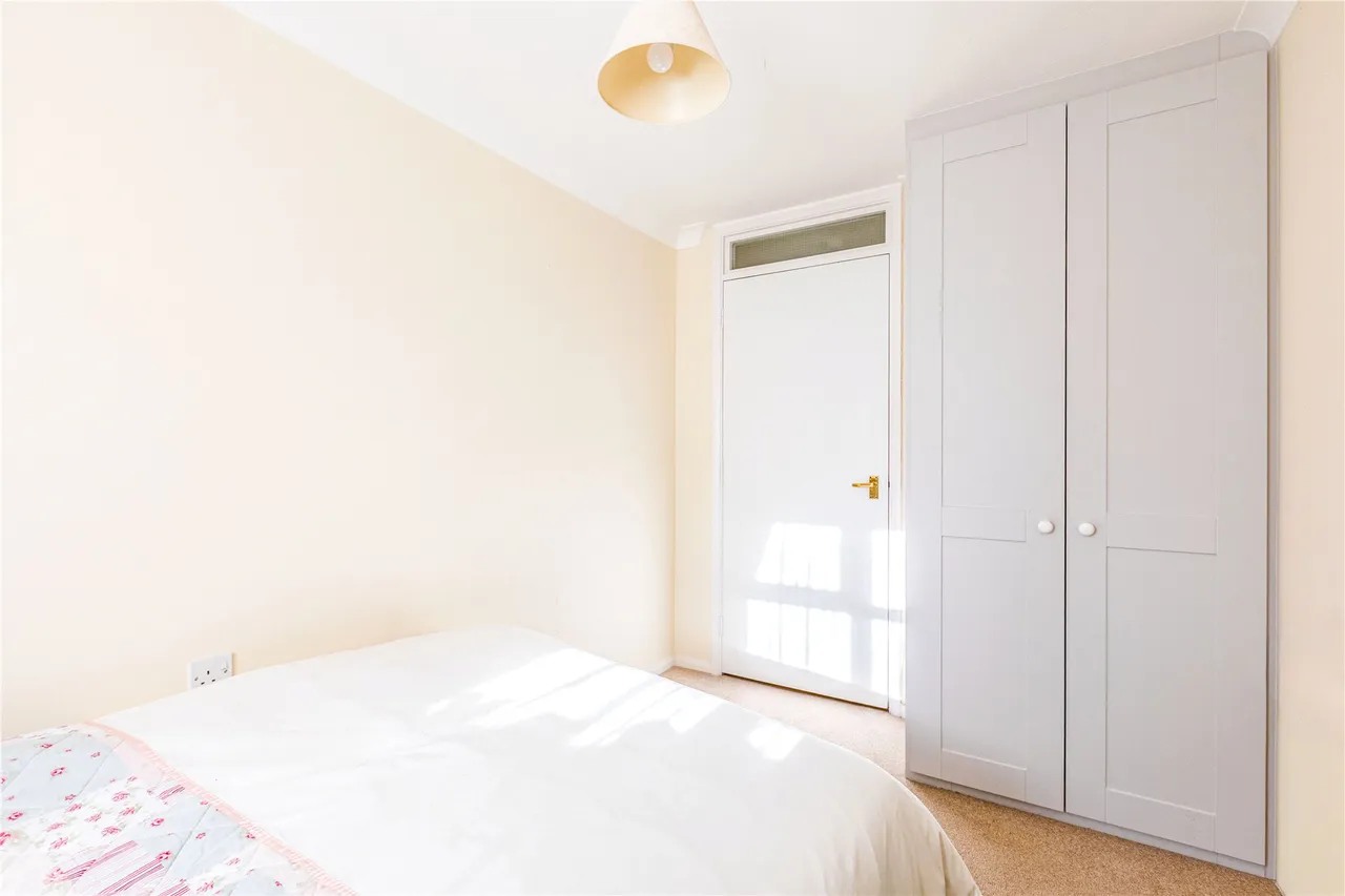 Pitson Close, Addlestone, KT15, photo 10