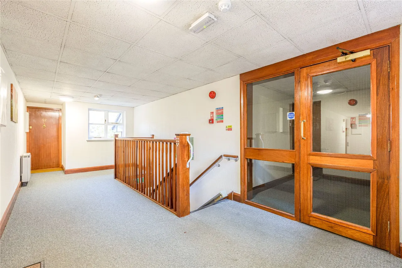 Pitson Close, Addlestone, KT15, photo 13