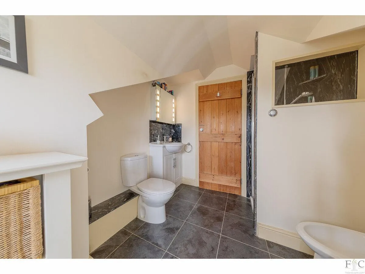 Main Street, Leicester, LE8, photo 27
