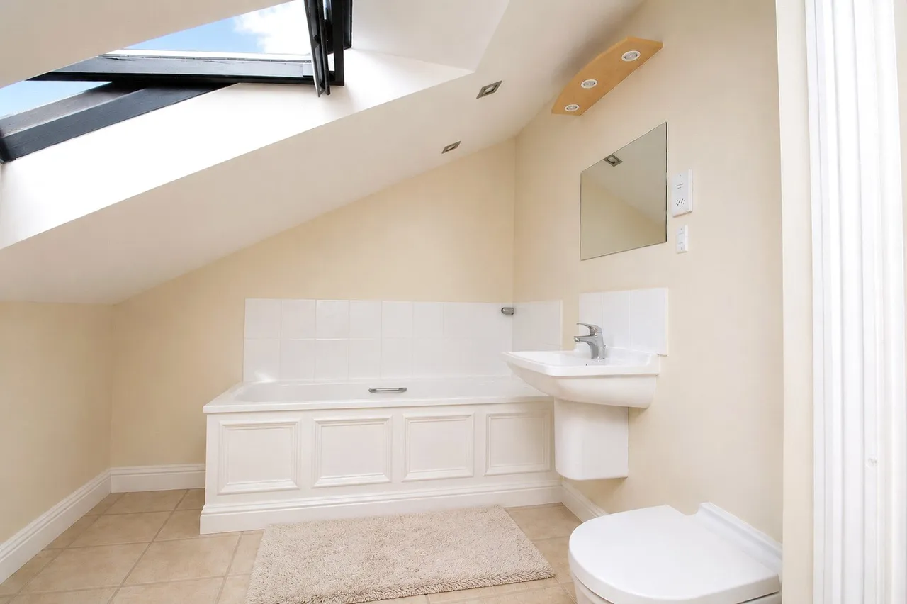 Winchester Road, Four Marks, GU34, photo 6