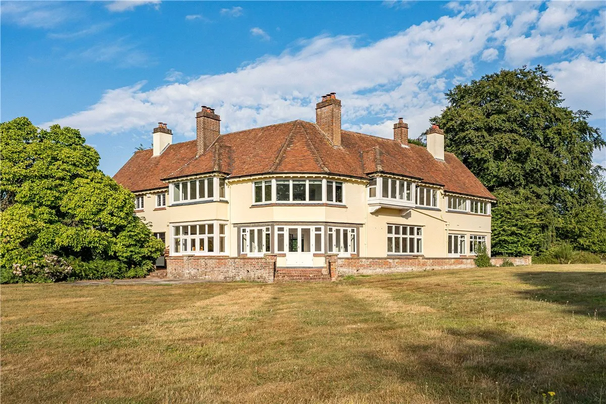 10 bed house to rent, Frith Hill, South Heath, HP16