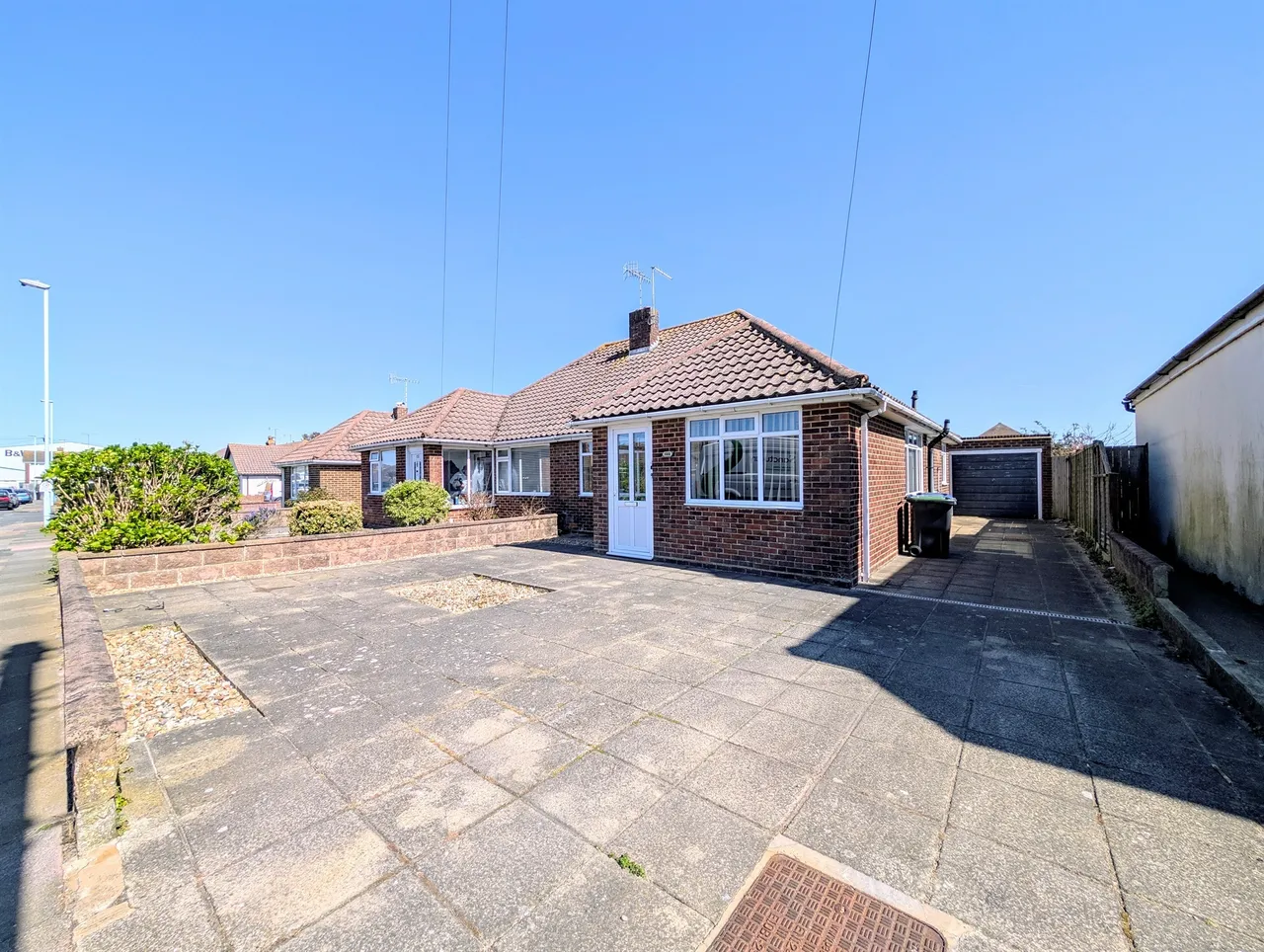 3 bed house for sale — Meadow Road, Worthing