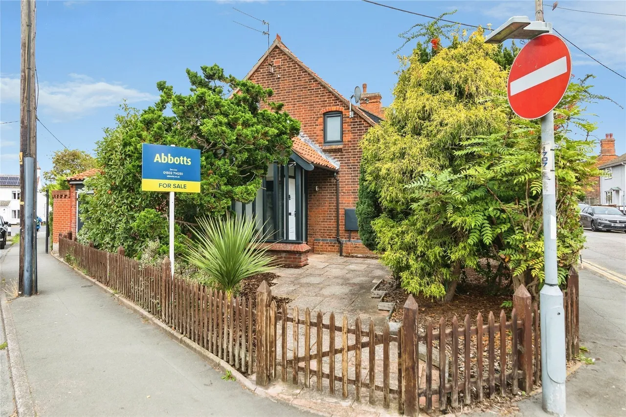 2 bed house for sale — Ravensmere, Beccles, Suffolk, NR34