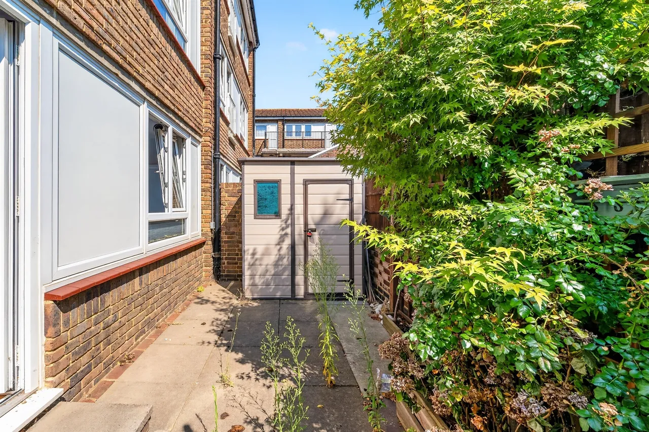Greyhound Road, London, W6, photo 10